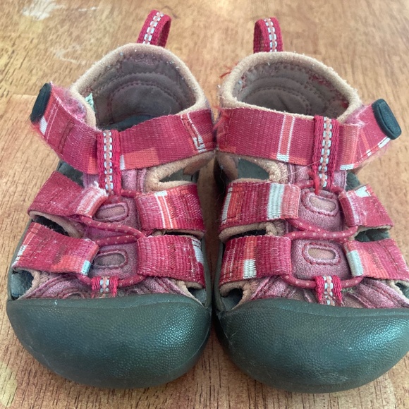 Keen Other - Keen toddler girl size 5 waterproof hiking sandals